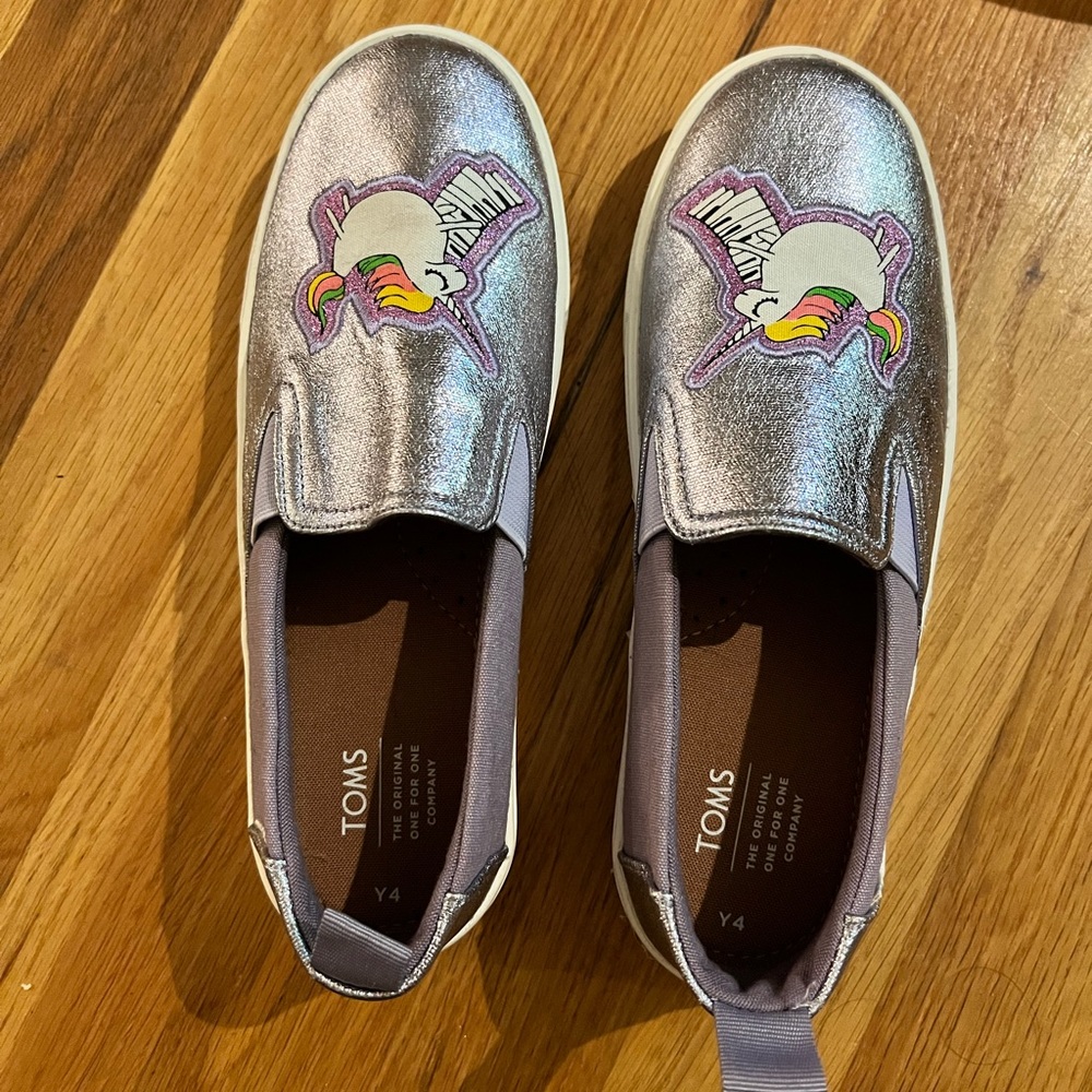 TOMS Kids Shoes *4*